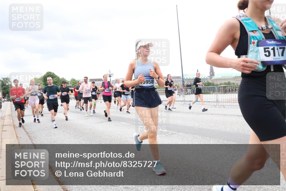 29.06.2025 - hella hamburg halbmarathon Lena Gebhardt http://msf.ph/oto/8325727 29.06.2025 10:57:43 Lombardsbrücke 18992, 6319, 1643, 1528, 3958, 5117, 1123, 1242, 1248, 1265, 1643, 2015, 2041, 2451, 2567, 2900, 3191, 3195, 3385, 3388, 3433, 3644, 3723, 3750, 3936, 3954, 4059, 4086, 4106, 4180, 4197, 4429, 4521, 4830, 5117, 5316, 5632, 5736, 5738, 6316, 6337, 6827, 6857, 6916, 7172, 7193, 7556, 7720, 7728, 8035, 8159, 8287, 8386, 8474, 8540, 8552, 8708, 8713, 8773, 8851, 8853, 8873, 9059, 9110, 9233, 9318, 9394, 9398, 9436, 9496, 9613 meine-sportfotos.de