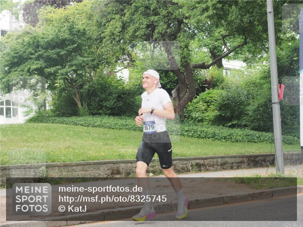 29.06.2025 - hella hamburg halbmarathon KatJ http://msf.ph/oto/8325745 29.06.2025 10:17:01 Zwischen KM18-KM19  meine-sportfotos.de