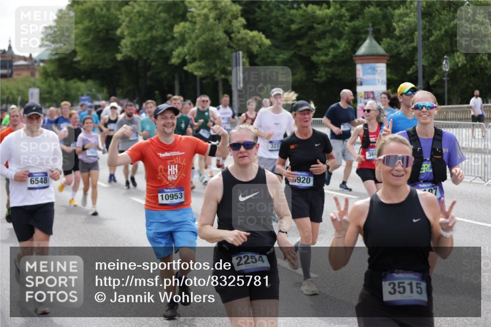 29.06.2025 - hella hamburg halbmarathon Jannik Wohlers http://msf.ph/oto/8325781 29.06.2025 10:39:48 Lombardsbrücke 1018, 1037, 1058, 1291, 1691, 2019, 2109, 2254, 2515, 2572, 2866, 2888, 3237, 3295, 3515, 3607, 3808, 4173, 4271, 4471, 4756, 5113, 5263, 5351, 5352, 5877, 5901, 6097, 6463, 6548, 6673, 6750, 6866, 6876, 6890, 6920, 7108, 7174, 7675, 7850, 8815, 9187, 9195, 9495, 10474, 10806, 10818, 10953, 11176, 11188, 11244, 11653, 11717, 11970, 11973, 12364, 12444, 12501, 12760, 13005, 13069, 13290, 13410, 13466, 13577, 13651, 14851, 15549, 15927, 16681, 17318 meine-sportfotos.de