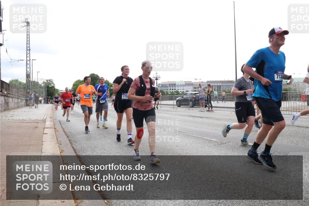 29.06.2025 - hella hamburg halbmarathon Lena Gebhardt http://msf.ph/oto/8325797 29.06.2025 10:37:42 Lombardsbrücke 12624, 2640, 6243, 173, 11183, 7124, 1022, 1276, 1337, 1475, 1578, 1799, 1819, 1985, 2016, 2199, 2486, 2640, 2853, 3230, 3246, 3633, 4097, 5139, 5146, 5171, 5186, 5522, 5560, 5790, 5875, 5940, 6243, 6362, 6697, 6821, 6955, 7085, 7124, 7235, 7244, 7321, 7350, 7544, 7696, 7777, 7823, 8811, 8843, 8985, 9247, 9288, 9524, 9895, 10159, 10506, 10836, 11087, 11543, 12123, 12254, 12472, 12824, 16680, 17798 meine-sportfotos.de