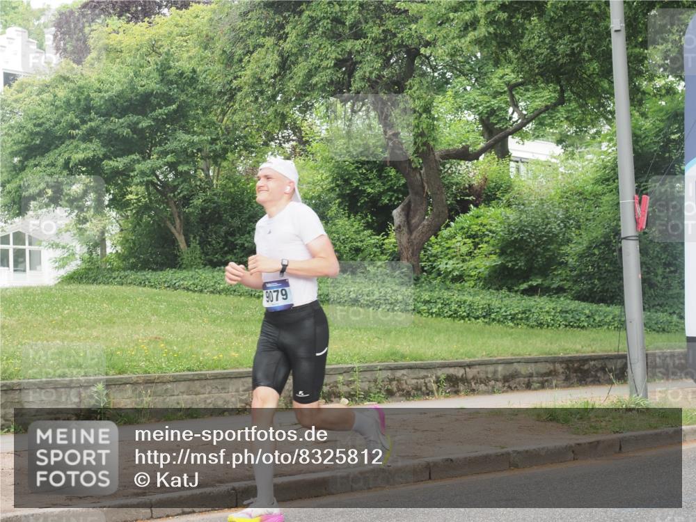29.06.2025 - hella hamburg halbmarathon KatJ http://msf.ph/oto/8325812 29.06.2025 10:17:01 Zwischen KM18-KM19  meine-sportfotos.de