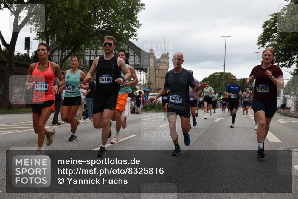 29.06.2025 - hella hamburg halbmarathon Yannick Fuchs http://msf.ph/oto/8325816 29.06.2025 10:51:30 20KM 1200, 1239, 1563, 1715, 1719, 1972, 2236, 2606, 2652, 2806, 3141, 3575, 4261, 4579, 5015, 5134, 5391, 5457, 5458, 6281, 6302, 6720, 6892, 7159, 7833, 8744, 9450, 10383, 10408, 12144, 12509, 12773, 12774, 13376, 13664, 14737, 14951, 15090, 15189, 15220, 15229, 15349, 15664, 16418, 16517, 17455, 17543, 17758, 18508 meine-sportfotos.de