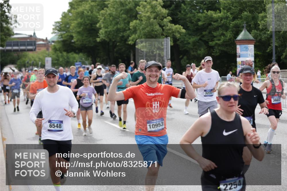 29.06.2025 - hella hamburg halbmarathon Jannik Wohlers http://msf.ph/oto/8325871 29.06.2025 10:39:48 Lombardsbrücke 1018, 1037, 1058, 1291, 1691, 2019, 2109, 2254, 2515, 2572, 2866, 2888, 3237, 3295, 3515, 3607, 3808, 4173, 4271, 4471, 4756, 5113, 5263, 5351, 5352, 5877, 5901, 6097, 6463, 6548, 6673, 6750, 6866, 6876, 6890, 6920, 7108, 7174, 7675, 7850, 8815, 9187, 9195, 9495, 10474, 10806, 10818, 10953, 11176, 11188, 11244, 11653, 11717, 11970, 11973, 12364, 12444, 12501, 12760, 13005, 13069, 13290, 13410, 13466, 13577, 13651, 14851, 15549, 15927, 16681, 17318 meine-sportfotos.de