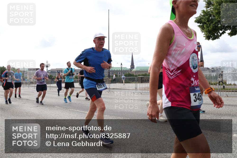 29.06.2025 - hella hamburg halbmarathon Lena Gebhardt http://msf.ph/oto/8325887 29.06.2025 10:23:21 Lombardsbrücke 14338, 9877, 8918, 9301, 345, 1048, 1304, 1362, 1853, 2925, 3029, 3034, 4190, 4266, 4391, 4728, 4793, 5160, 5406, 6502, 6578, 6784, 6785, 6849, 7029, 7266, 7820, 7891, 8687, 8688, 8716, 8918, 8920, 9133, 9301, 9877, 9913, 10205, 10739, 11300, 11798, 11879, 12025, 12073, 12190, 12265, 12874, 13560, 14041, 14265, 14338, 14510, 14512, 14821, 15709, 16185, 16251, 16416, 16558, 17013, 17099, 17199, 17207, 17299, 17719 meine-sportfotos.de