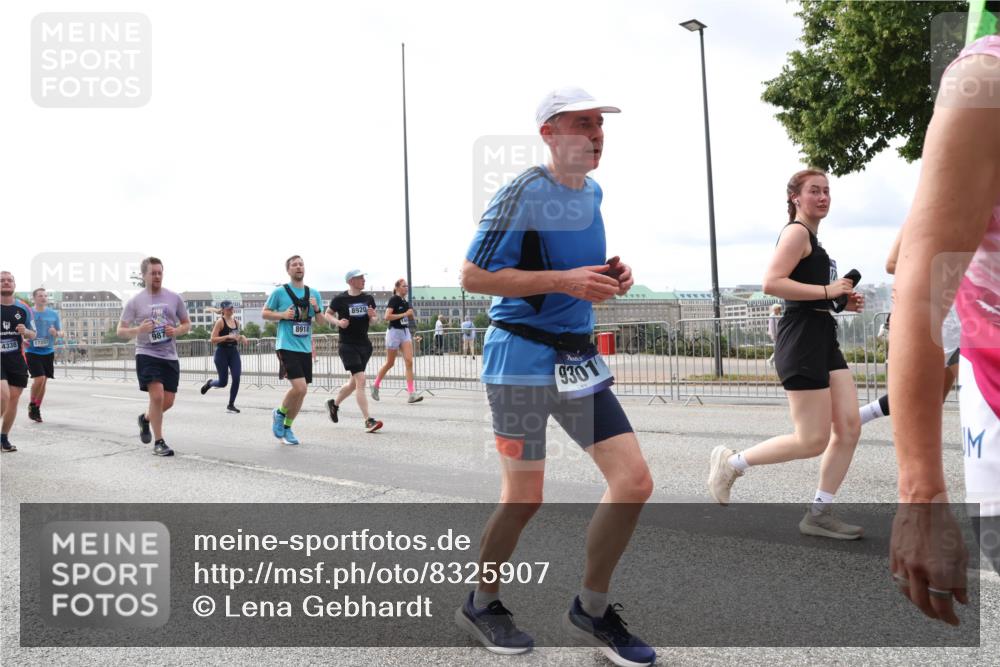 29.06.2025 - hella hamburg halbmarathon Lena Gebhardt http://msf.ph/oto/8325907 29.06.2025 10:23:22 Lombardsbrücke 4338, 17207, 987, 8918, 8920, 9301, 1048, 1304, 1362, 1853, 2925, 3029, 3034, 4190, 4266, 4391, 4728, 4793, 5160, 5406, 6502, 6578, 6784, 6785, 6849, 7029, 7266, 7820, 7891, 8687, 8688, 8716, 8918, 8920, 9133, 9301, 9877, 9913, 10205, 10739, 11300, 11798, 11879, 12025, 12073, 12190, 12265, 12874, 13560, 14041, 14265, 14338, 14510, 14512, 14821, 15709, 16185, 16251, 16416, 16558, 17013, 17099, 17199, 17207, 17299, 17719 meine-sportfotos.de
