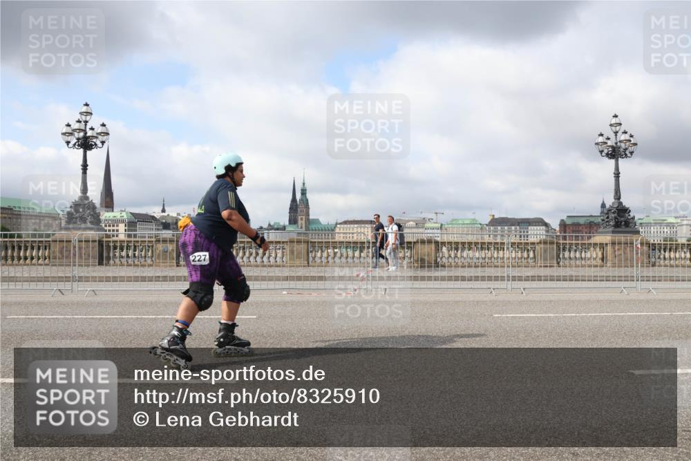 29.06.2025 - hella hamburg halbmarathon Lena Gebhardt http://msf.ph/oto/8325910 29.06.2025 09:08:12 Lombardsbrücke 227 meine-sportfotos.de
