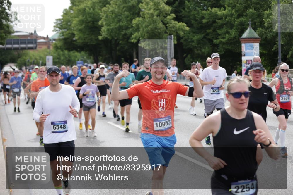 29.06.2025 - hella hamburg halbmarathon Jannik Wohlers http://msf.ph/oto/8325917 29.06.2025 10:39:48 Lombardsbrücke 1018, 1037, 1058, 1291, 1691, 2019, 2109, 2254, 2515, 2572, 2866, 2888, 3237, 3295, 3515, 3607, 3808, 4173, 4271, 4471, 4756, 5113, 5263, 5351, 5352, 5877, 5901, 6097, 6463, 6548, 6673, 6750, 6866, 6876, 6890, 6920, 7108, 7174, 7675, 7850, 8815, 9187, 9195, 9495, 10474, 10806, 10818, 10953, 11176, 11188, 11244, 11653, 11717, 11970, 11973, 12364, 12444, 12501, 12760, 13005, 13069, 13290, 13410, 13466, 13577, 13651, 14851, 15549, 15927, 16681, 17318 meine-sportfotos.de