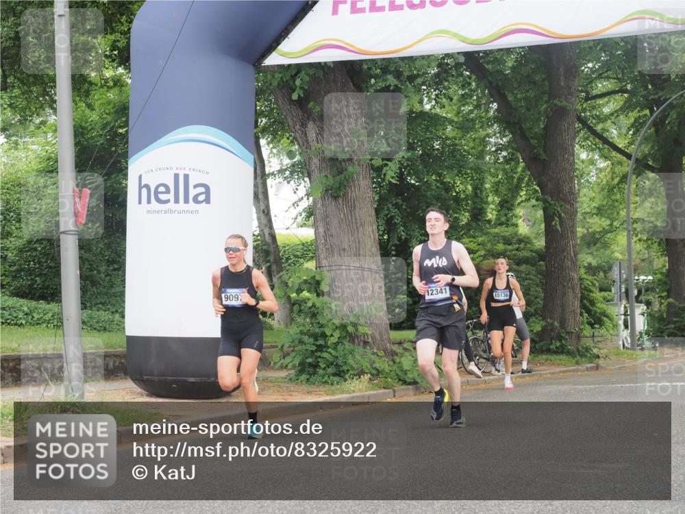 29.06.2025 - hella hamburg halbmarathon KatJ http://msf.ph/oto/8325922 29.06.2025 10:17:03 Zwischen KM18-KM19  meine-sportfotos.de