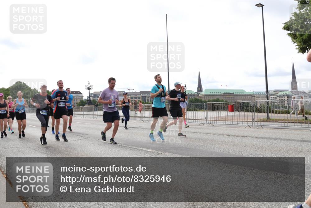 29.06.2025 - hella hamburg halbmarathon Lena Gebhardt http://msf.ph/oto/8325946 29.06.2025 10:23:22 Lombardsbrücke 2766, 2925, 16558, 14338, 8918, 8920, 1048, 1304, 1362, 1853, 2925, 3029, 3034, 4190, 4266, 4391, 4728, 4793, 5160, 5406, 6502, 6578, 6784, 6785, 6849, 7029, 7266, 7820, 7891, 8687, 8688, 8716, 8918, 8920, 9133, 9301, 9877, 9913, 10205, 10739, 11300, 11798, 11879, 12025, 12073, 12190, 12265, 12874, 13560, 14041, 14265, 14338, 14510, 14512, 14821, 15709, 16185, 16251, 16416, 16558, 17013, 17099, 17199, 17207, 17299, 17719 meine-sportfotos.de