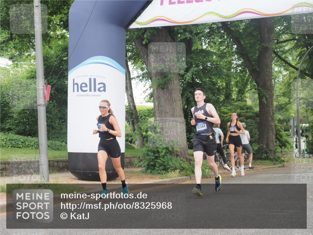 29.06.2025 - hella hamburg halbmarathon KatJ http://msf.ph/oto/8325968 29.06.2025 10:17:03 Zwischen KM18-KM19  meine-sportfotos.de