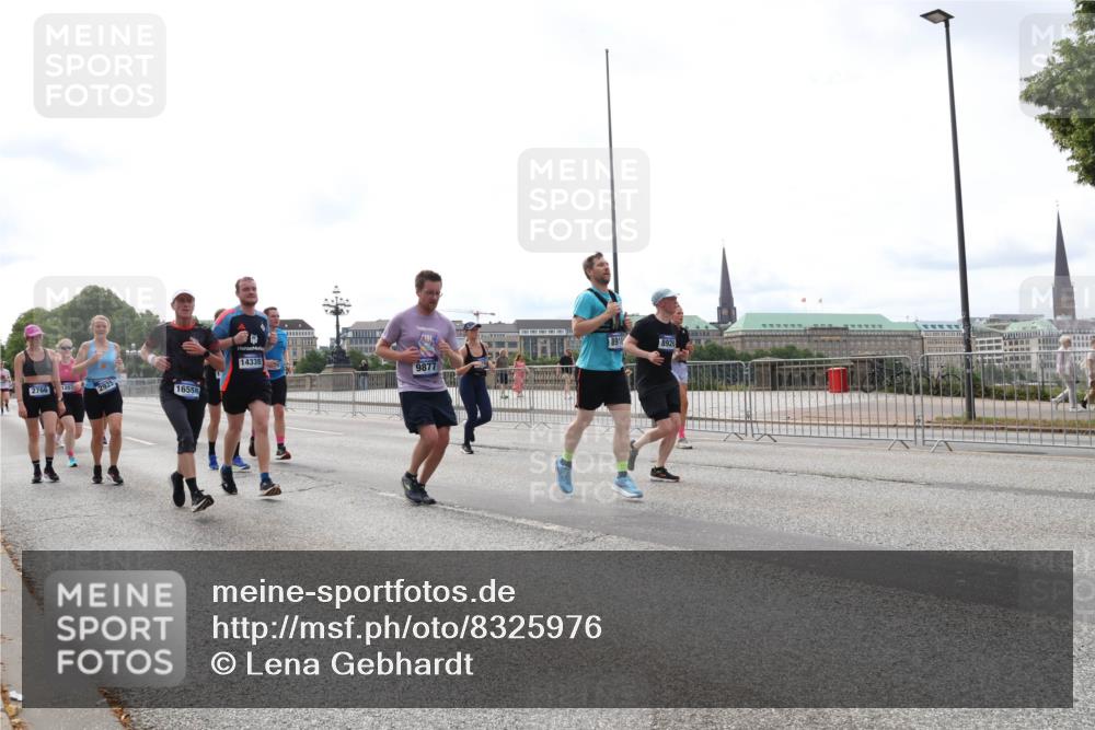 29.06.2025 - hella hamburg halbmarathon Lena Gebhardt http://msf.ph/oto/8325976 29.06.2025 10:23:22 Lombardsbrücke 2766, 1207, 2925, 16558, 14338, 891, 8920, 9877, 1048, 1304, 1362, 1853, 2925, 3029, 3034, 4190, 4266, 4391, 4728, 4793, 5160, 5406, 6502, 6578, 6784, 6785, 6849, 7029, 7266, 7820, 7891, 8687, 8688, 8716, 8918, 8920, 9133, 9301, 9877, 9913, 10205, 10739, 11300, 11798, 11879, 12025, 12073, 12190, 12265, 12874, 13560, 14041, 14265, 14338, 14510, 14512, 14821, 15709, 16185, 16251, 16416, 16558, 17013, 17099, 17199, 17207, 17299, 17719 meine-sportfotos.de