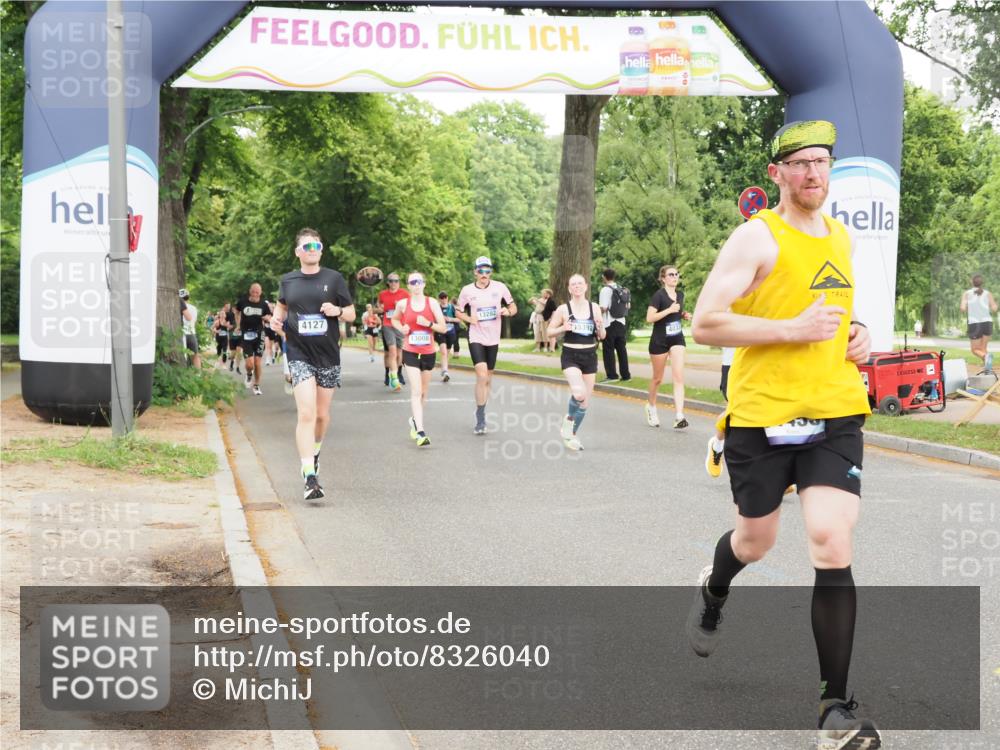 29.06.2025 - hella hamburg halbmarathon MichiJ http://msf.ph/oto/8326040 29.06.2025 10:37:45 Zwischen KM18-KM19 1094, 1321, 1507, 4033, 4127, 4816, 5115, 6662, 8813, 10189, 11356, 11455, 12733, 13008, 13282, 15392, 15966, 16242, 16806, 16843, 16887, 17247, 18499 meine-sportfotos.de