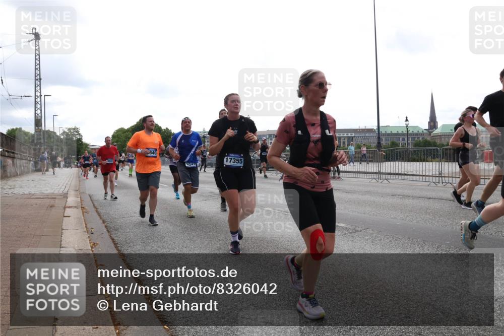 29.06.2025 - hella hamburg halbmarathon Lena Gebhardt http://msf.ph/oto/8326042 29.06.2025 10:37:43 Lombardsbrücke 12824, 640, 6243, 17355, 1276, 1337, 1475, 1578, 1799, 1819, 1985, 2016, 2199, 2486, 2640, 2853, 3230, 3246, 3633, 3880, 4097, 5139, 5146, 5171, 5186, 5522, 5560, 5790, 5875, 5940, 6243, 6362, 6697, 6821, 6955, 7085, 7124, 7235, 7244, 7321, 7350, 7544, 7696, 7777, 7823, 8811, 8843, 8985, 9247, 9288, 9524, 9895, 10159, 10506, 10836, 11087, 11543, 12123, 12254, 12472, 12824, 16680, 17798 meine-sportfotos.de
