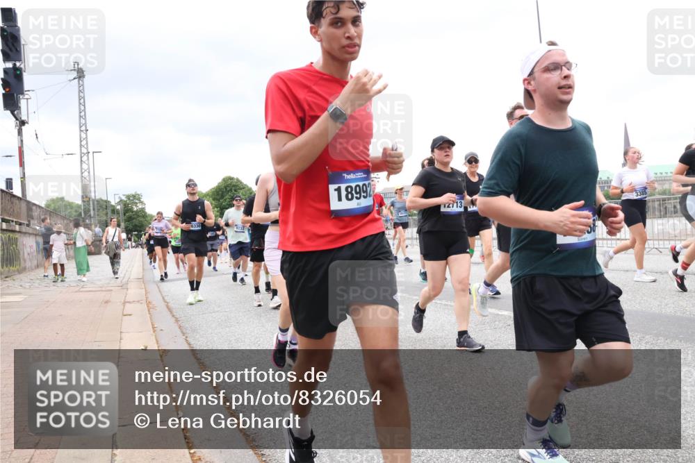 29.06.2025 - hella hamburg halbmarathon Lena Gebhardt http://msf.ph/oto/8326054 29.06.2025 10:57:46 Lombardsbrücke 6330, 9233, 18992, 2713, 170, 3385, 1123, 1242, 1248, 1265, 1388, 1643, 2015, 2041, 2451, 2567, 2900, 3191, 3385, 3388, 3433, 3644, 3750, 3936, 3954, 4059, 4180, 4197, 4429, 4521, 4830, 5117, 5632, 5676, 5736, 5738, 6316, 6337, 6827, 6857, 6916, 7172, 7193, 7556, 7720, 7728, 7977, 7990, 8035, 8159, 8287, 8386, 8474, 8540, 8552, 8708, 8713, 8773, 8853, 8873, 9059, 9180, 9233, 9318, 9394, 9398, 9436, 9481, 9496, 9613, 9832 meine-sportfotos.de