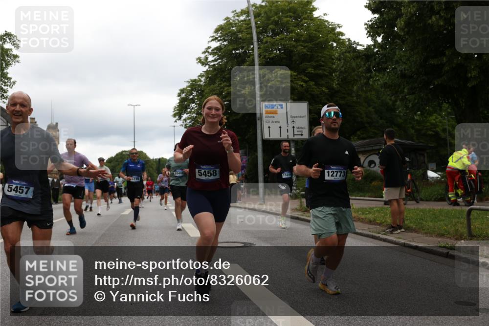 29.06.2025 - hella hamburg halbmarathon Yannick Fuchs http://msf.ph/oto/8326062 29.06.2025 10:51:30 20KM 1200, 1239, 1563, 1715, 1719, 1972, 2236, 2606, 2652, 2806, 3141, 3575, 4261, 4579, 5015, 5134, 5391, 5457, 5458, 6281, 6302, 6720, 6892, 7159, 7833, 8744, 9450, 10383, 10408, 12144, 12509, 12773, 12774, 13376, 13664, 14737, 14951, 15090, 15189, 15220, 15229, 15349, 15664, 16418, 16517, 17455, 17543, 17758, 18508 meine-sportfotos.de
