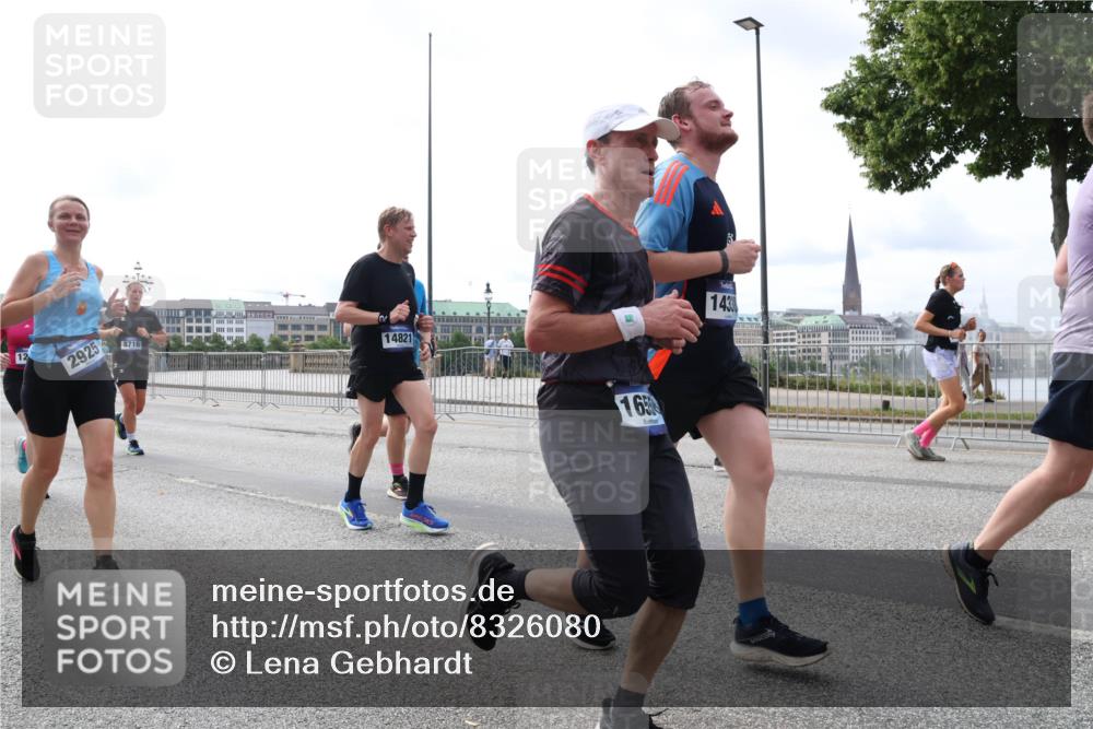 29.06.2025 - hella hamburg halbmarathon Lena Gebhardt http://msf.ph/oto/8326080 29.06.2025 10:23:24 Lombardsbrücke 12, 2925, 8716, 14821, 165, 1433, 1048, 1304, 1362, 1853, 2925, 3029, 3034, 4190, 4266, 4391, 4646, 4728, 4793, 5160, 5406, 6502, 6578, 6747, 6784, 6785, 6849, 7029, 7266, 7820, 7891, 8687, 8688, 8716, 8918, 8920, 9133, 9301, 9715, 9877, 9913, 10205, 10739, 11300, 11793, 11798, 11879, 12025, 12073, 12265, 12874, 13560, 14041, 14265, 14338, 14510, 14512, 14821, 15709, 16185, 16251, 16416, 16558, 17013, 17099, 17199, 17207, 17299, 17719 meine-sportfotos.de