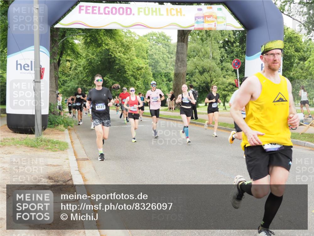 29.06.2025 - hella hamburg halbmarathon MichiJ http://msf.ph/oto/8326097 29.06.2025 10:37:45 Zwischen KM18-KM19 1094, 1321, 1507, 4033, 4127, 4816, 5115, 6662, 8813, 10189, 11356, 11455, 12733, 13008, 13282, 15392, 15966, 16242, 16806, 16843, 16887, 17247, 18499 meine-sportfotos.de