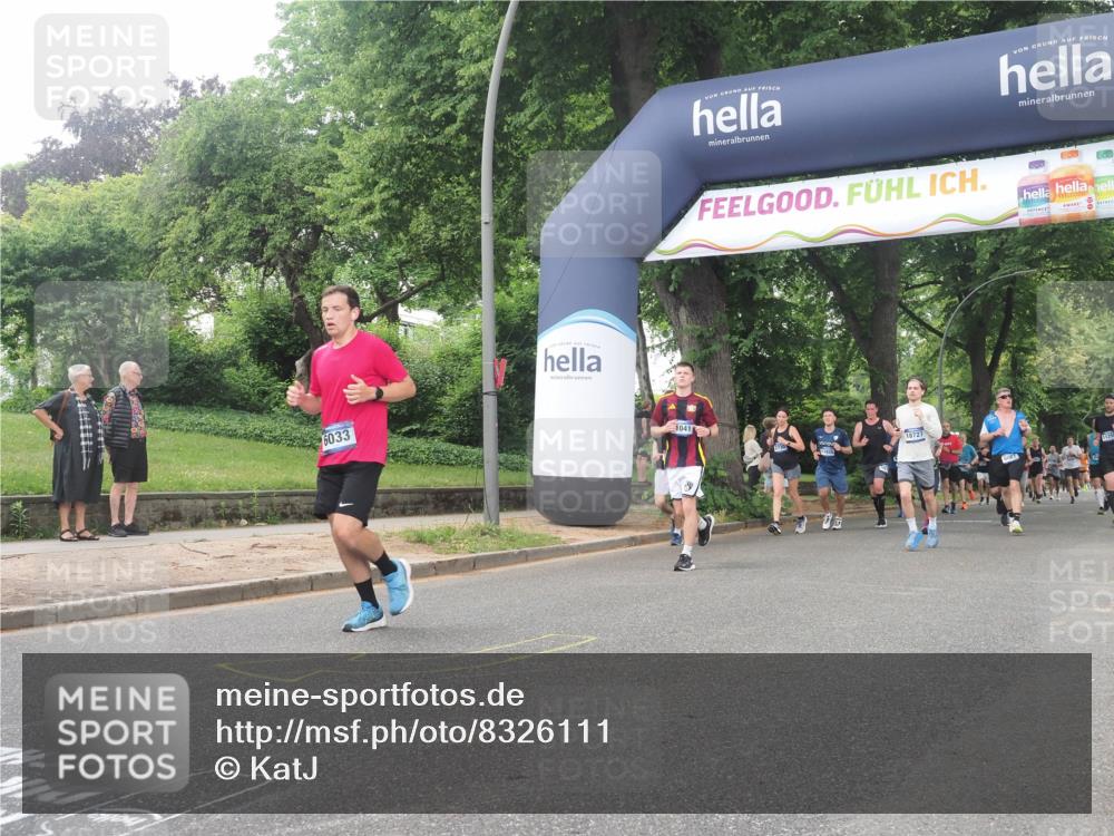 29.06.2025 - hella hamburg halbmarathon KatJ http://msf.ph/oto/8326111 29.06.2025 10:46:34 Zwischen KM18-KM19 4238, 6033, 6438, 6754, 8326 meine-sportfotos.de