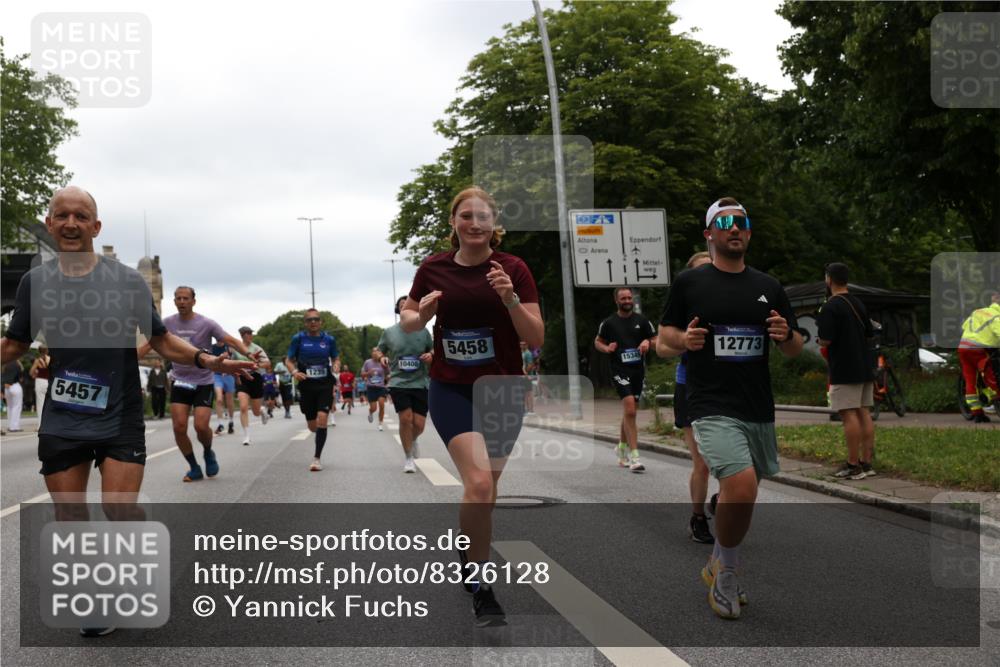 29.06.2025 - hella hamburg halbmarathon Yannick Fuchs http://msf.ph/oto/8326128 29.06.2025 10:51:30 20KM 1200, 1239, 1563, 1715, 1719, 1972, 2236, 2606, 2652, 2806, 3141, 3575, 4261, 4579, 5015, 5134, 5391, 5457, 5458, 6281, 6302, 6720, 6892, 7159, 7833, 8744, 9450, 10383, 10408, 12144, 12509, 12773, 12774, 13376, 13664, 14737, 14951, 15090, 15189, 15220, 15229, 15349, 15664, 16418, 16517, 17455, 17543, 17758, 18508 meine-sportfotos.de