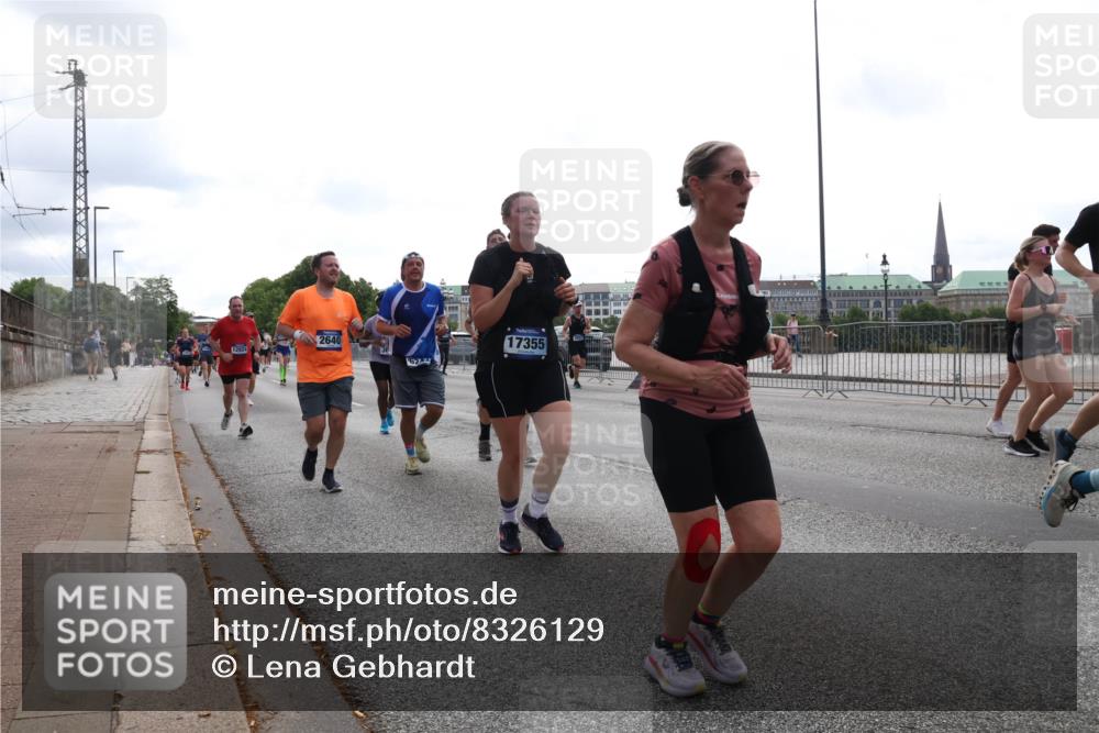 29.06.2025 - hella hamburg halbmarathon Lena Gebhardt http://msf.ph/oto/8326129 29.06.2025 10:37:43 Lombardsbrücke 12824, 2640, 62, 17355, 1276, 1337, 1475, 1578, 1799, 1819, 1985, 2016, 2199, 2486, 2640, 2853, 3230, 3246, 3633, 3880, 4097, 5139, 5146, 5171, 5186, 5522, 5560, 5790, 5875, 5940, 6243, 6362, 6697, 6821, 6955, 7085, 7124, 7235, 7244, 7321, 7350, 7544, 7696, 7777, 7823, 8811, 8843, 8985, 9247, 9288, 9524, 9895, 10159, 10506, 10836, 11087, 11543, 12123, 12254, 12472, 12824, 16680, 17798 meine-sportfotos.de