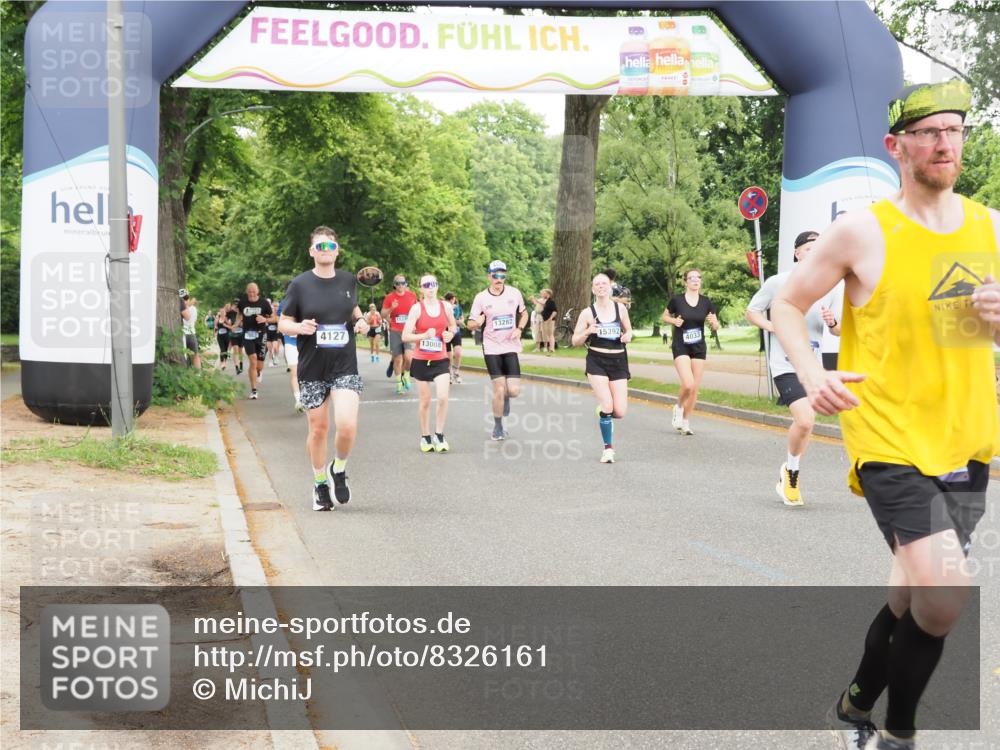 29.06.2025 - hella hamburg halbmarathon MichiJ http://msf.ph/oto/8326161 29.06.2025 10:37:45 Zwischen KM18-KM19 1094, 1321, 1507, 4033, 4127, 4816, 5115, 6662, 8813, 10189, 11356, 11455, 12733, 13008, 13282, 15392, 15966, 16242, 16806, 16843, 16887, 17247, 18499 meine-sportfotos.de