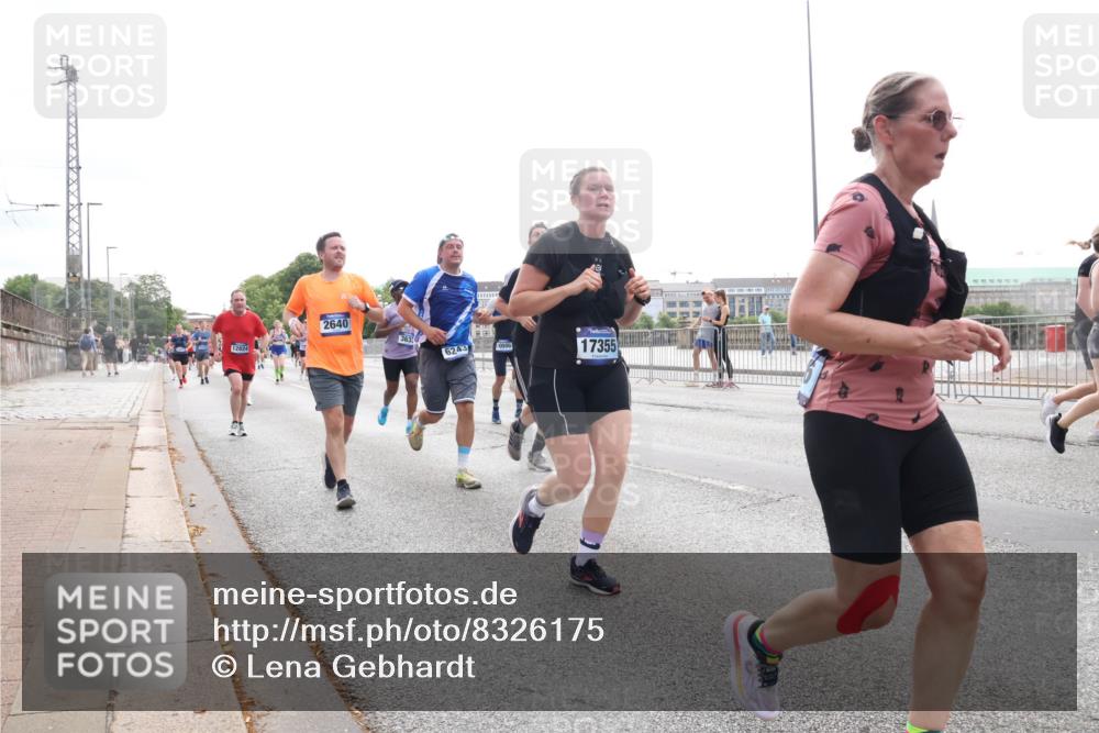 29.06.2025 - hella hamburg halbmarathon Lena Gebhardt http://msf.ph/oto/8326175 29.06.2025 10:37:43 Lombardsbrücke 12824, 2640, 6243, 17355, 1276, 1337, 1475, 1578, 1799, 1819, 1985, 2016, 2199, 2486, 2640, 2853, 3230, 3246, 3633, 3880, 4097, 5139, 5146, 5171, 5186, 5522, 5560, 5790, 5875, 5940, 6243, 6362, 6697, 6821, 6955, 7085, 7124, 7235, 7244, 7321, 7350, 7544, 7696, 7777, 7823, 8811, 8843, 8985, 9247, 9288, 9524, 9895, 10159, 10506, 10836, 11087, 11543, 12123, 12254, 12472, 12824, 16680, 17798 meine-sportfotos.de