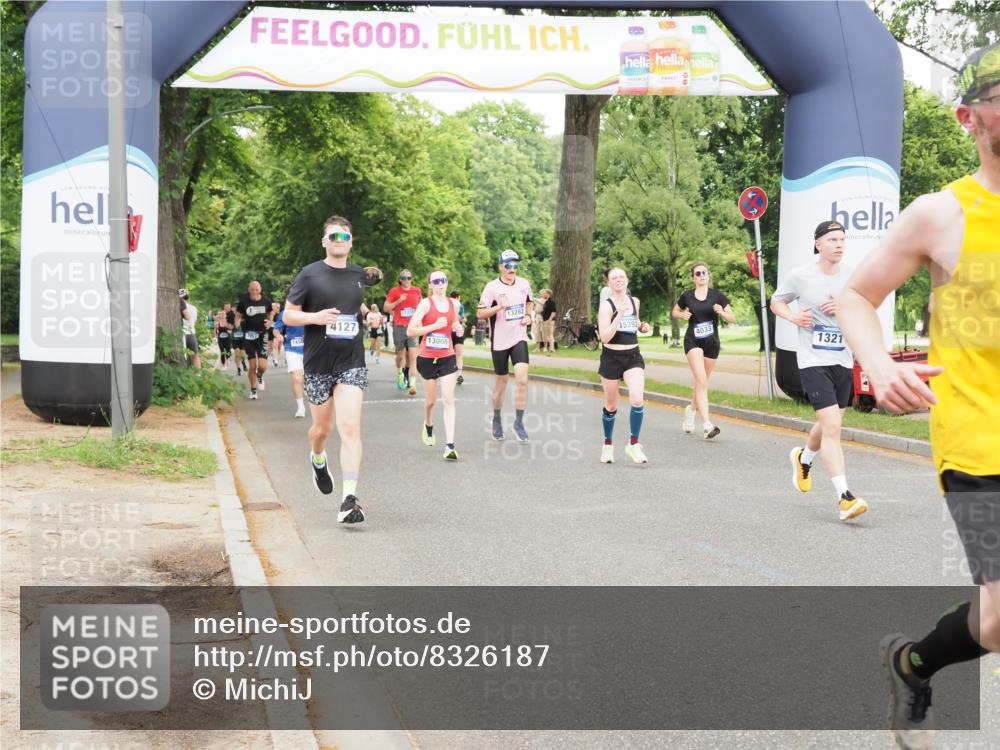 29.06.2025 - hella hamburg halbmarathon MichiJ http://msf.ph/oto/8326187 29.06.2025 10:37:45 Zwischen KM18-KM19 1094, 1321, 1507, 4033, 4127, 4816, 5115, 6662, 8813, 10189, 11356, 11455, 12733, 13008, 13282, 15392, 15966, 16242, 16806, 16843, 16887, 17247, 18499 meine-sportfotos.de