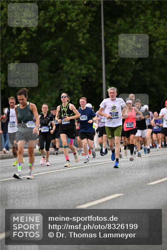 29.06.2025 - hella hamburg halbmarathon Dr. Thomas Lammeyer http://msf.ph/oto/8326199 29.06.2025 10:39:30 Kennedybrücke 1417, 1497, 1821, 1849, 2198, 2265, 2787, 3170, 3409, 3958, 4333, 4564, 4696, 4703, 5027, 5793, 6029, 6335, 6365, 6379, 6397, 6471, 6571, 6746, 6803, 6859, 7020, 7386, 7733, 8249, 8296, 9342, 9803, 10335, 10358, 10360, 10393, 10464, 11320 meine-sportfotos.de