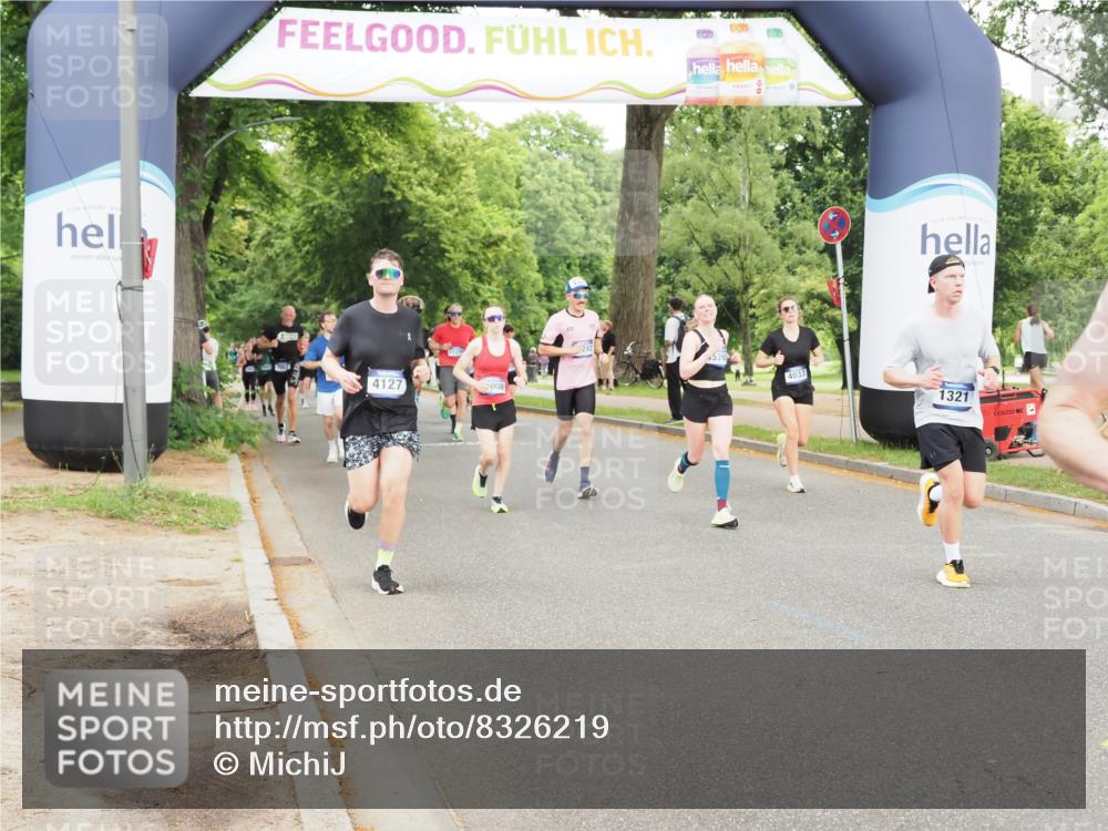 29.06.2025 - hella hamburg halbmarathon MichiJ http://msf.ph/oto/8326219 29.06.2025 10:37:45 Zwischen KM18-KM19 1094, 1321, 1507, 4033, 4127, 4816, 5115, 6662, 8813, 10189, 11356, 11455, 12733, 13008, 13282, 15392, 15966, 16242, 16806, 16843, 16887, 17247, 18499 meine-sportfotos.de