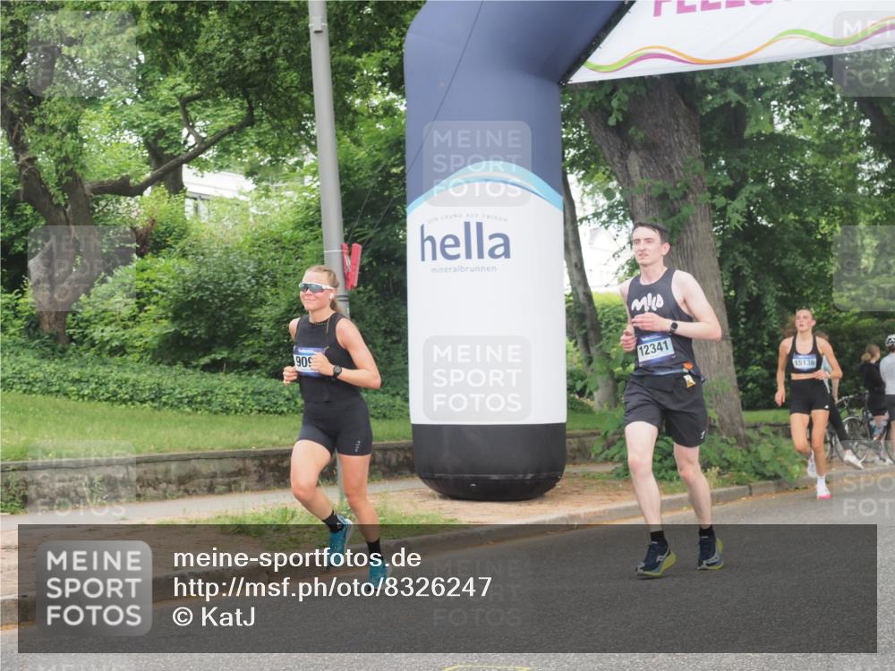 29.06.2025 - hella hamburg halbmarathon KatJ http://msf.ph/oto/8326247 29.06.2025 10:17:04 Zwischen KM18-KM19  meine-sportfotos.de