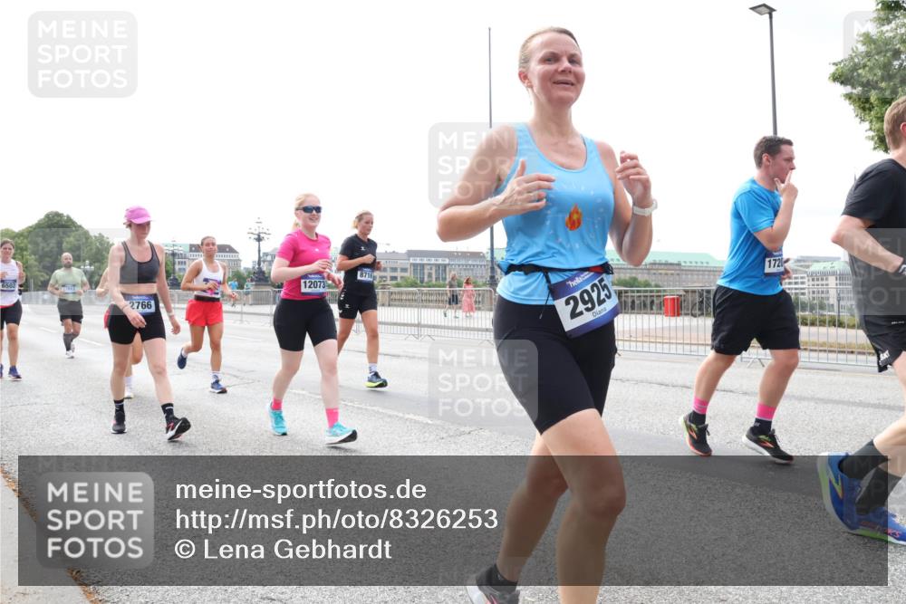 29.06.2025 - hella hamburg halbmarathon Lena Gebhardt http://msf.ph/oto/8326253 29.06.2025 10:23:25 Lombardsbrücke 6502, 17013, 2766, 12073, 8716, 2925, 1720, 1048, 1304, 1362, 1853, 2925, 3029, 3034, 4190, 4266, 4391, 4646, 4728, 4793, 5160, 5406, 6502, 6578, 6747, 6784, 6785, 6849, 7029, 7820, 7891, 8031, 8687, 8688, 8716, 8918, 8920, 9133, 9301, 9715, 9877, 9913, 10205, 10649, 10739, 11300, 11793, 11798, 11879, 12025, 12073, 12265, 12874, 13560, 14041, 14265, 14338, 14510, 14512, 14821, 15709, 16185, 16251, 16416, 16558, 17013, 17099, 17199, 17207, 17299, 17719 meine-sportfotos.de