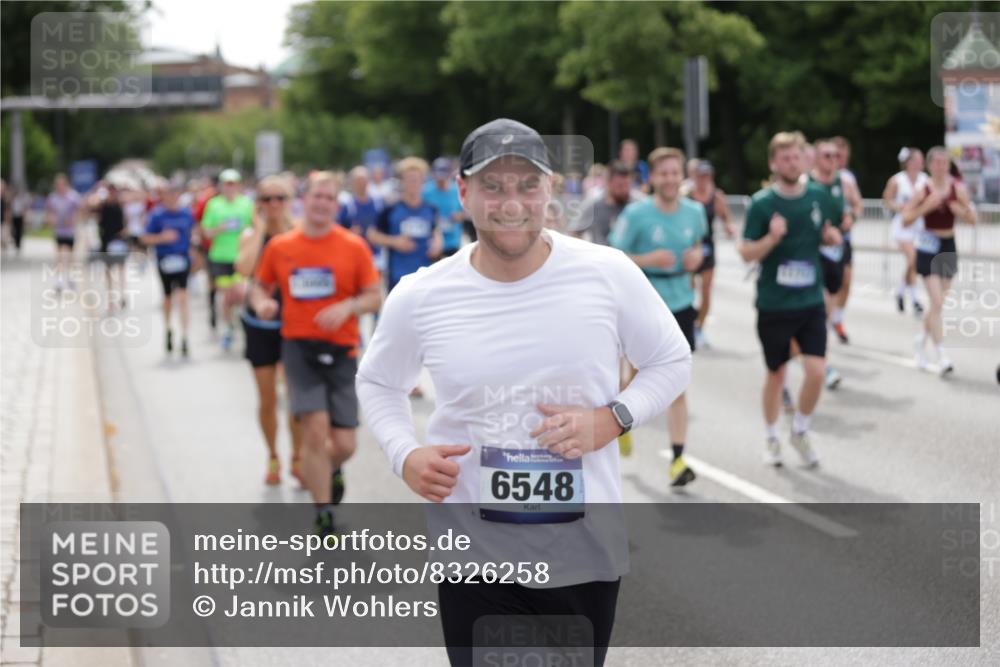 29.06.2025 - hella hamburg halbmarathon Jannik Wohlers http://msf.ph/oto/8326258 29.06.2025 10:39:50 Lombardsbrücke 1018, 1037, 1291, 1691, 2019, 2109, 2254, 2515, 2572, 2866, 2888, 3237, 3295, 3515, 3607, 3808, 3810, 4173, 4271, 4471, 4756, 5113, 5263, 5351, 5352, 5877, 5975, 6097, 6363, 6463, 6548, 6673, 6750, 6866, 6876, 6890, 6920, 7108, 7174, 7675, 7850, 8815, 9187, 9495, 10474, 10806, 10818, 10953, 11176, 11188, 11244, 11653, 11717, 11970, 11973, 12364, 12444, 12501, 12760, 13005, 13069, 13290, 13410, 13466, 13577, 13651, 14851, 15549, 15927, 16681, 17318 meine-sportfotos.de