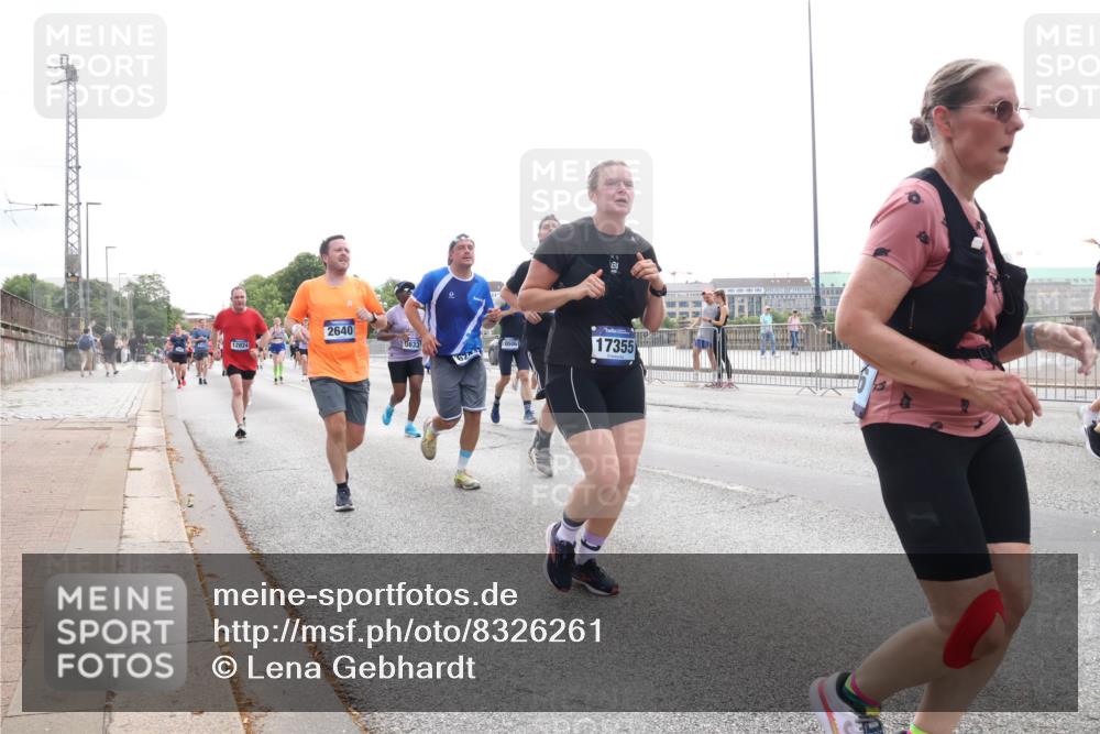 29.06.2025 - hella hamburg halbmarathon Lena Gebhardt http://msf.ph/oto/8326261 29.06.2025 10:37:43 Lombardsbrücke 12824, 2640, 3633, 62, 10506, 17355, 1276, 1337, 1475, 1578, 1799, 1819, 1985, 2016, 2199, 2486, 2640, 2853, 3230, 3246, 3633, 3880, 4097, 5139, 5146, 5171, 5186, 5522, 5560, 5790, 5875, 5940, 6243, 6362, 6697, 6821, 6955, 7085, 7124, 7235, 7244, 7321, 7350, 7544, 7696, 7777, 7823, 8811, 8843, 8985, 9247, 9288, 9524, 9895, 10159, 10506, 10836, 11087, 11543, 12123, 12254, 12472, 12824, 16680, 17798 meine-sportfotos.de