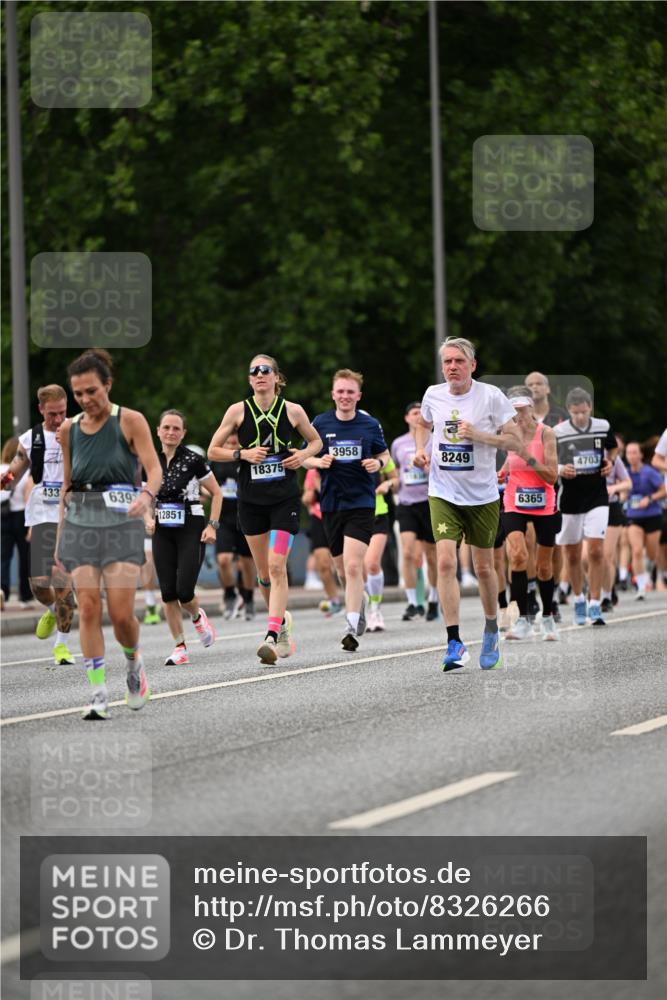29.06.2025 - hella hamburg halbmarathon Dr. Thomas Lammeyer http://msf.ph/oto/8326266 29.06.2025 10:39:30 Kennedybrücke 1417, 1497, 1821, 1849, 2198, 2265, 2787, 3170, 3409, 3958, 4333, 4564, 4696, 4703, 5027, 5793, 6029, 6335, 6365, 6379, 6397, 6471, 6571, 6746, 6803, 6859, 7020, 7386, 7733, 8249, 8296, 9342, 9803, 10335, 10358, 10360, 10393, 10464, 11320 meine-sportfotos.de