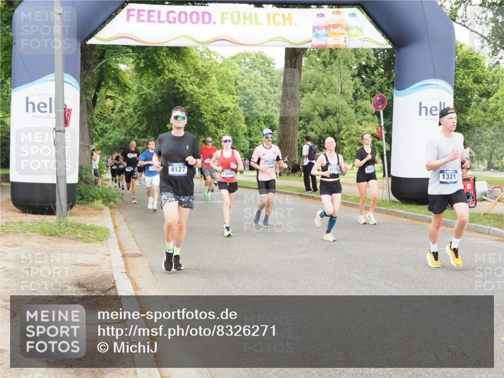 29.06.2025 - hella hamburg halbmarathon MichiJ http://msf.ph/oto/8326271 29.06.2025 10:37:45 Zwischen KM18-KM19 1094, 1321, 1507, 4033, 4127, 4816, 5115, 6662, 8813, 10189, 11356, 11455, 12733, 13008, 13282, 15392, 15966, 16242, 16806, 16843, 16887, 17247, 18499 meine-sportfotos.de