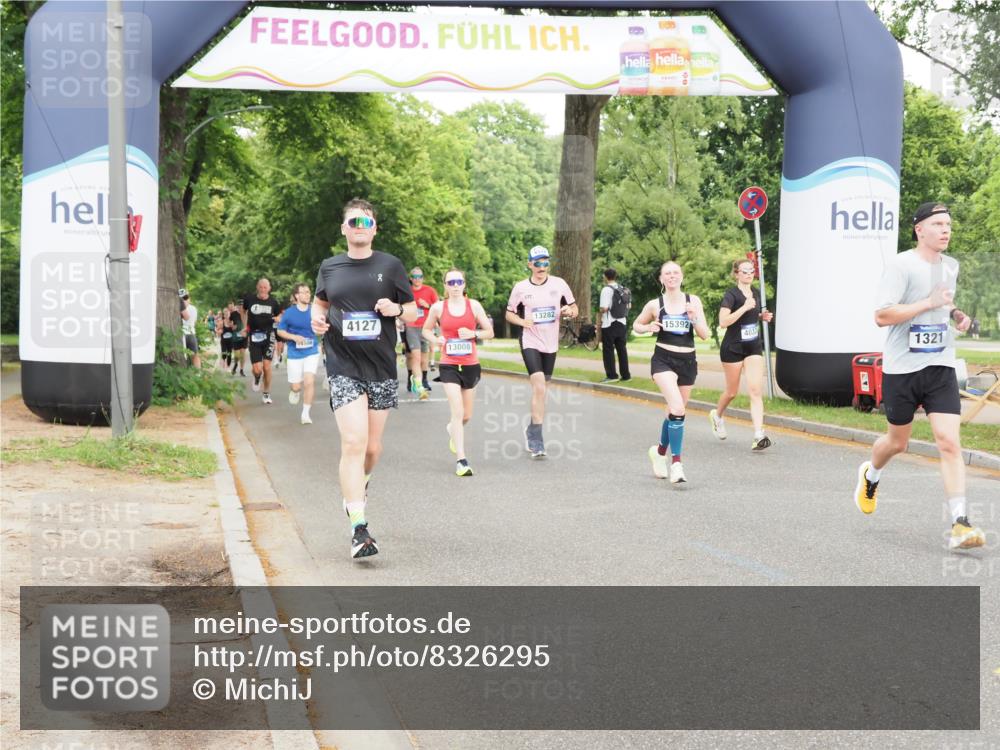 29.06.2025 - hella hamburg halbmarathon MichiJ http://msf.ph/oto/8326295 29.06.2025 10:37:45 Zwischen KM18-KM19 1094, 1321, 1507, 4033, 4127, 4816, 5115, 6662, 8813, 10189, 11356, 11455, 12733, 13008, 13282, 15392, 15966, 16242, 16806, 16843, 16887, 17247, 18499 meine-sportfotos.de