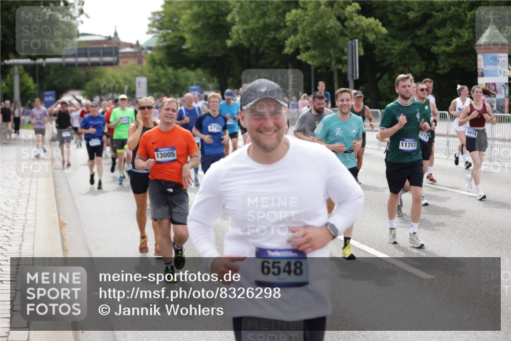 29.06.2025 - hella hamburg halbmarathon Jannik Wohlers http://msf.ph/oto/8326298 29.06.2025 10:39:50 Lombardsbrücke 1018, 1037, 1291, 1691, 2019, 2109, 2254, 2515, 2572, 2866, 2888, 3237, 3295, 3515, 3607, 3808, 3810, 4173, 4271, 4471, 4756, 5113, 5263, 5351, 5352, 5877, 5975, 6097, 6363, 6463, 6548, 6673, 6750, 6866, 6876, 6890, 6920, 7108, 7174, 7675, 7850, 8815, 9187, 9495, 10474, 10806, 10818, 10953, 11176, 11188, 11244, 11653, 11717, 11970, 11973, 12364, 12444, 12501, 12760, 13005, 13069, 13290, 13410, 13466, 13577, 13651, 14851, 15549, 15927, 16681, 17318 meine-sportfotos.de