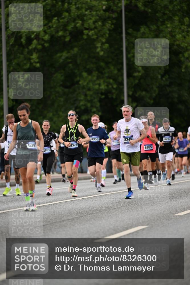 29.06.2025 - hella hamburg halbmarathon Dr. Thomas Lammeyer http://msf.ph/oto/8326300 29.06.2025 10:39:30 Kennedybrücke 1417, 1497, 1821, 1849, 2198, 2265, 2787, 3170, 3409, 3958, 4333, 4564, 4696, 4703, 5027, 5793, 6029, 6335, 6365, 6379, 6397, 6471, 6571, 6746, 6803, 6859, 7020, 7386, 7733, 8249, 8296, 9342, 9803, 10335, 10358, 10360, 10393, 10464, 11320 meine-sportfotos.de