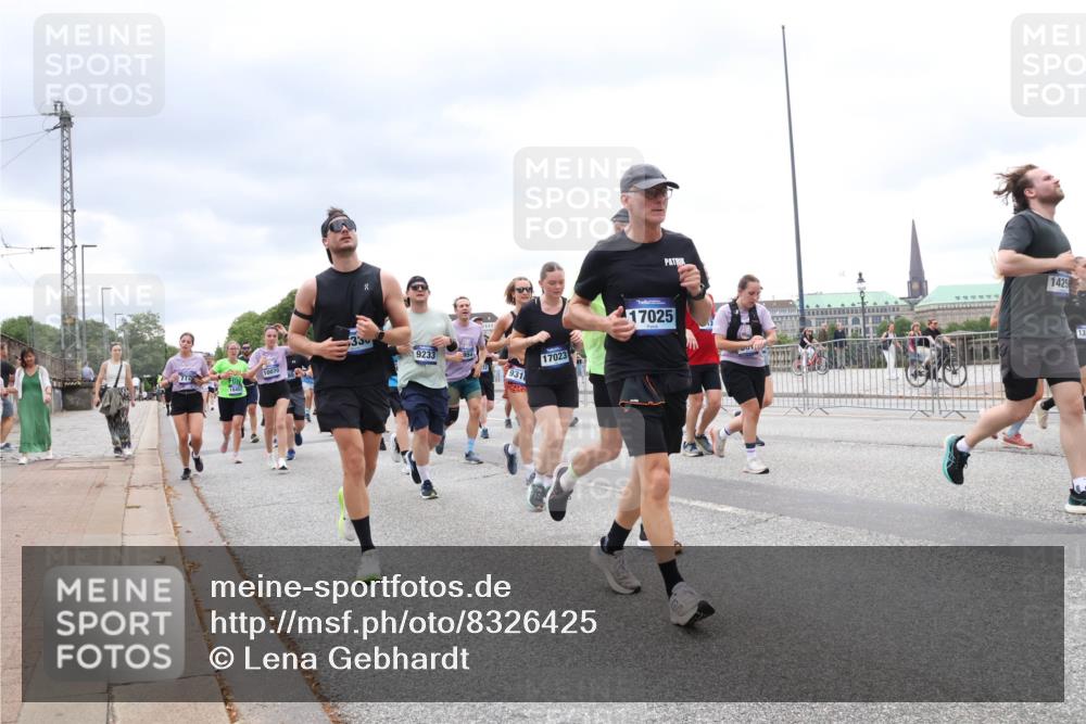 29.06.2025 - hella hamburg halbmarathon Lena Gebhardt http://msf.ph/oto/8326425 29.06.2025 10:57:47 Lombardsbrücke 772, 8, 17025, 33, 9233, 17023, 10070, 931, 18457, 1425, 1123, 1242, 1248, 1265, 1388, 1643, 2015, 2041, 2451, 2567, 2900, 3191, 3385, 3388, 3433, 3644, 3750, 3936, 3954, 4059, 4180, 4197, 4429, 4521, 4830, 5117, 5632, 5676, 5736, 5738, 6316, 6337, 6827, 6857, 6916, 7172, 7193, 7556, 7720, 7728, 7977, 7990, 8035, 8159, 8287, 8386, 8474, 8540, 8552, 8708, 8713, 8773, 8873, 9059, 9180, 9233, 9318, 9319, 9394, 9398, 9436, 9481, 9496, 9613, 9832 meine-sportfotos.de