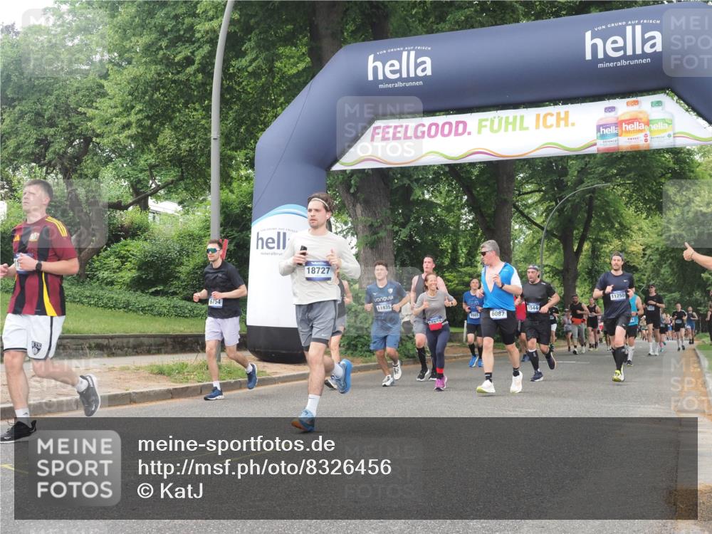 29.06.2025 - hella hamburg halbmarathon KatJ http://msf.ph/oto/8326456 29.06.2025 10:46:36 Zwischen KM18-KM19 1019, 1544, 2730, 4238, 6033, 6087, 6438, 6754, 8326 meine-sportfotos.de