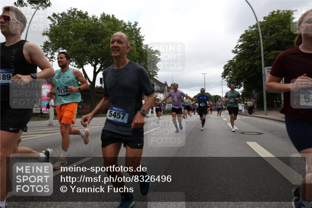 29.06.2025 - hella hamburg halbmarathon Yannick Fuchs http://msf.ph/oto/8326496 29.06.2025 10:51:31 20KM 1200, 1239, 1563, 1715, 1719, 1972, 2236, 2606, 2652, 2759, 2806, 2883, 3141, 3575, 4261, 4579, 5015, 5134, 5391, 5457, 5458, 6281, 6302, 6720, 6892, 7159, 7833, 8744, 9450, 10383, 10408, 10599, 12144, 12509, 12773, 12774, 13376, 13664, 14737, 14951, 15090, 15189, 15220, 15229, 15349, 15664, 16418, 16517, 17455, 17543, 17758, 18508 meine-sportfotos.de