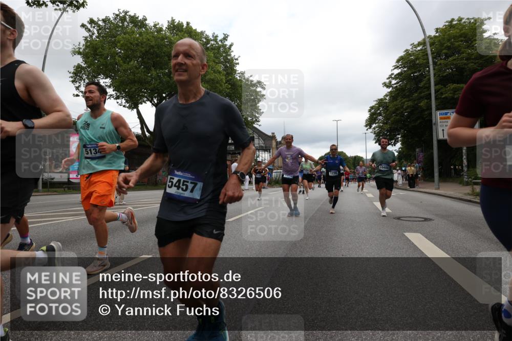 29.06.2025 - hella hamburg halbmarathon Yannick Fuchs http://msf.ph/oto/8326506 29.06.2025 10:51:31 20KM 1200, 1239, 1563, 1715, 1719, 1972, 2236, 2606, 2652, 2759, 2806, 2883, 3141, 3575, 4261, 4579, 5015, 5134, 5391, 5457, 5458, 6281, 6302, 6720, 6892, 7159, 7833, 8744, 9450, 10383, 10408, 10599, 12144, 12509, 12773, 12774, 13376, 13664, 14737, 14951, 15090, 15189, 15220, 15229, 15349, 15664, 16418, 16517, 17455, 17543, 17758, 18508 meine-sportfotos.de