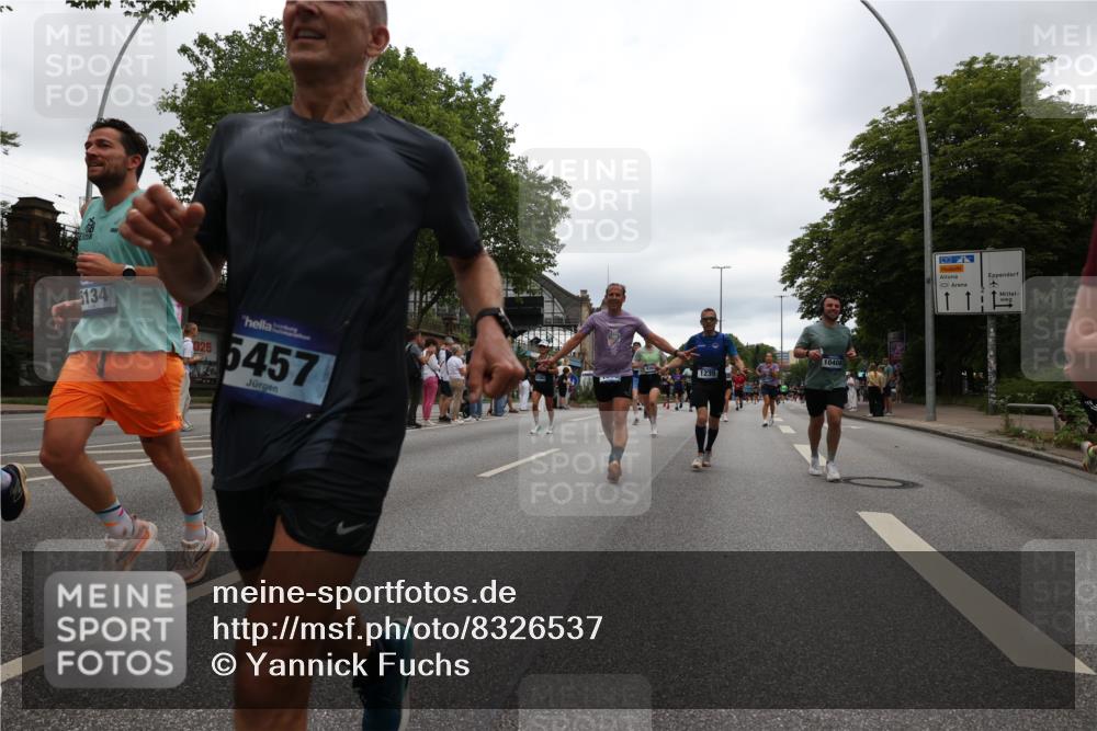 29.06.2025 - hella hamburg halbmarathon Yannick Fuchs http://msf.ph/oto/8326537 29.06.2025 10:51:31 20KM 1200, 1239, 1563, 1715, 1719, 1972, 2236, 2606, 2652, 2759, 2806, 2883, 3141, 3575, 4261, 4579, 5015, 5134, 5391, 5457, 5458, 6281, 6302, 6720, 6892, 7159, 7833, 8744, 9450, 10383, 10408, 10599, 12144, 12509, 12773, 12774, 13376, 13664, 14737, 14951, 15090, 15189, 15220, 15229, 15349, 15664, 16418, 16517, 17455, 17543, 17758, 18508 meine-sportfotos.de