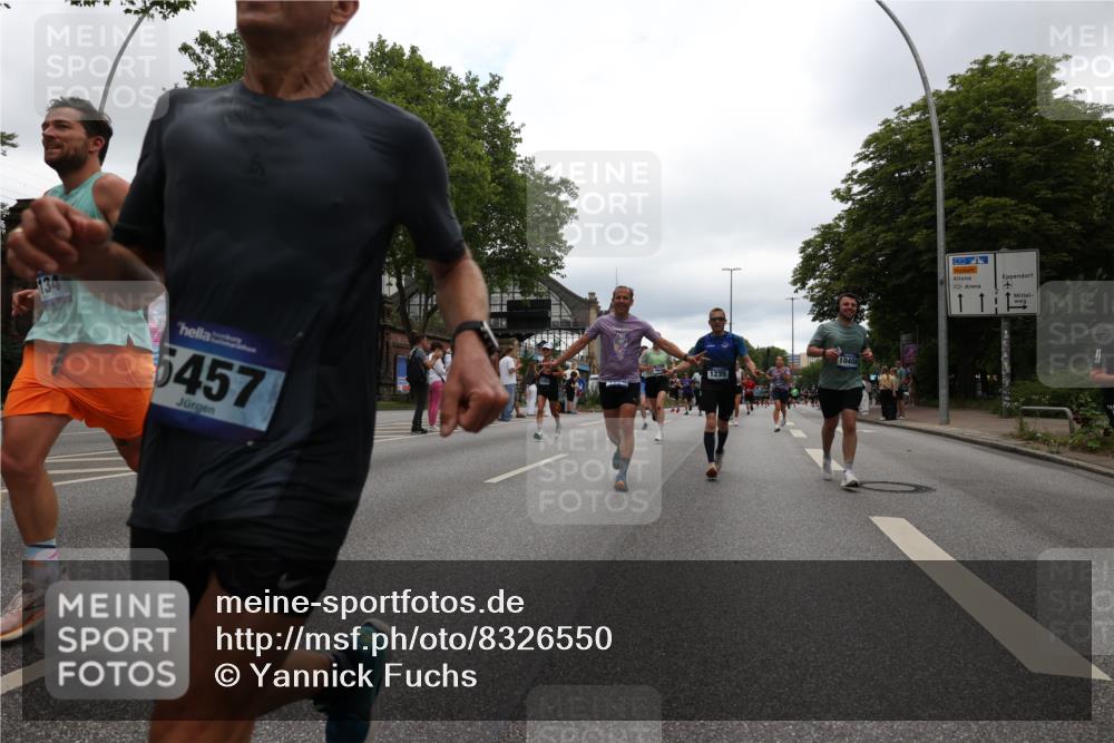 29.06.2025 - hella hamburg halbmarathon Yannick Fuchs http://msf.ph/oto/8326550 29.06.2025 10:51:31 20KM 1200, 1239, 1563, 1715, 1719, 1972, 2236, 2606, 2652, 2759, 2806, 2883, 3141, 3575, 4261, 4579, 5015, 5134, 5391, 5457, 5458, 6281, 6302, 6720, 6892, 7159, 7833, 8744, 9450, 10383, 10408, 10599, 12144, 12509, 12773, 12774, 13376, 13664, 14737, 14951, 15090, 15189, 15220, 15229, 15349, 15664, 16418, 16517, 17455, 17543, 17758, 18508 meine-sportfotos.de