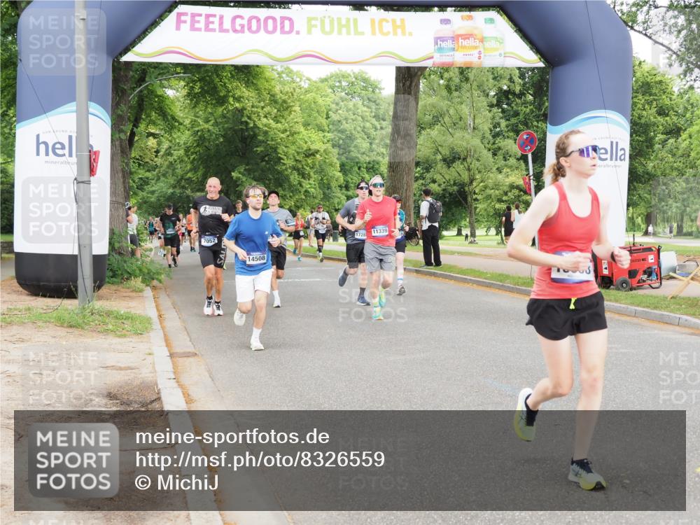 29.06.2025 - hella hamburg halbmarathon MichiJ http://msf.ph/oto/8326559 29.06.2025 10:37:48 Zwischen KM18-KM19 1094, 1321, 4033, 4127, 4816, 5115, 8572, 10189, 11339, 11455, 12733, 13008, 13282, 15392, 16843, 16887, 17282, 18499 meine-sportfotos.de