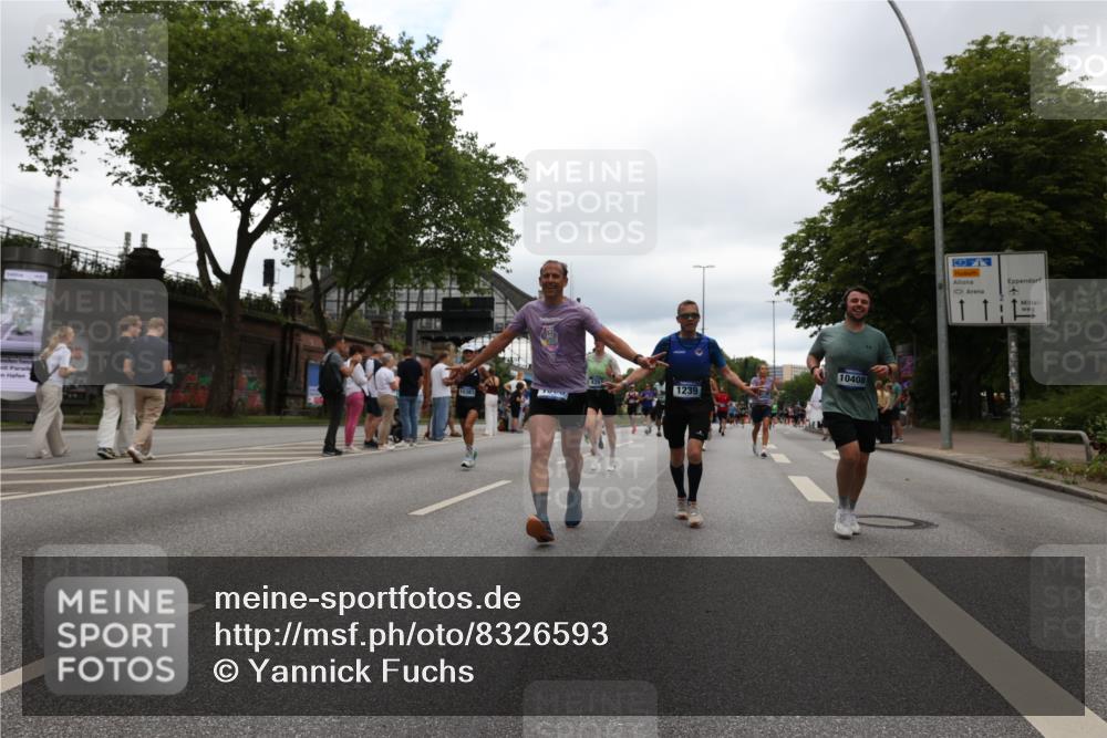 29.06.2025 - hella hamburg halbmarathon Yannick Fuchs http://msf.ph/oto/8326593 29.06.2025 10:51:32 20KM 1200, 1239, 1563, 1715, 1719, 1972, 2236, 2606, 2652, 2759, 2806, 2883, 3141, 3575, 4261, 4579, 5015, 5134, 5391, 5457, 5458, 6281, 6302, 6720, 6892, 7159, 7833, 8744, 9450, 10383, 10408, 10599, 12144, 12509, 12773, 12774, 13376, 13664, 14737, 14951, 15090, 15189, 15220, 15229, 15349, 15664, 16418, 16517, 17455, 17543, 17758, 18508 meine-sportfotos.de