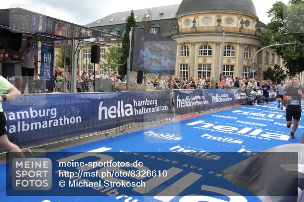 29.06.2025 - hella hamburg halbmarathon Michael Strokosch http://msf.ph/oto/8326610 29.06.2025 10:48:55 Ziel 1884, 1892, 7067, 9482, 9661, 11519, 12421, 13009, 13976, 15309, 16653, 17007, 18873 meine-sportfotos.de