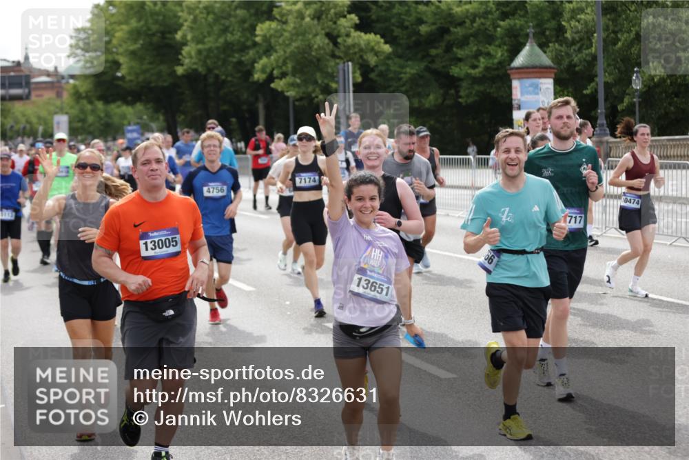 29.06.2025 - hella hamburg halbmarathon Jannik Wohlers http://msf.ph/oto/8326631 29.06.2025 10:39:51 Lombardsbrücke 1018, 1037, 1291, 1691, 2019, 2109, 2254, 2515, 2572, 2866, 2888, 3237, 3295, 3515, 3607, 3808, 3810, 4173, 4271, 4471, 4756, 5113, 5263, 5351, 5352, 5975, 6097, 6363, 6463, 6548, 6673, 6750, 6866, 6876, 6890, 6920, 7108, 7174, 7675, 7850, 8307, 8815, 9187, 10474, 10806, 10818, 10953, 11176, 11188, 11653, 11717, 11970, 11973, 12364, 12444, 12501, 12760, 13005, 13030, 13069, 13290, 13410, 13466, 13577, 13651, 14851, 15549, 15927, 16681, 17318, 18101 meine-sportfotos.de