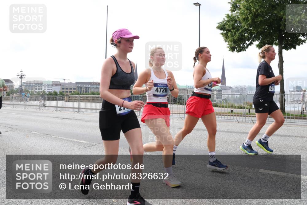 29.06.2025 - hella hamburg halbmarathon Lena Gebhardt http://msf.ph/oto/8326632 29.06.2025 10:23:27 Lombardsbrücke 4728, 27, 871, 1048, 1304, 1362, 2125, 2925, 3029, 4190, 4266, 4391, 4646, 4728, 4793, 5160, 5406, 6502, 6578, 6747, 6784, 6785, 6849, 7029, 7820, 7891, 8031, 8181, 8687, 8688, 8716, 8918, 8920, 9133, 9301, 9715, 9877, 9913, 10649, 10739, 11300, 11793, 11798, 11879, 12025, 12073, 12265, 12874, 13560, 14041, 14265, 14338, 14510, 14512, 14521, 14821, 15709, 16185, 16251, 16416, 16558, 17013, 17099, 17199, 17207, 17299, 17719 meine-sportfotos.de