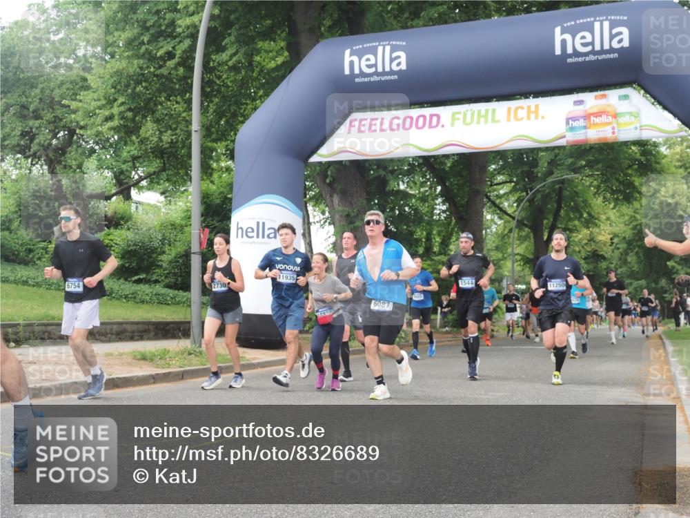 29.06.2025 - hella hamburg halbmarathon KatJ http://msf.ph/oto/8326689 29.06.2025 10:46:37 Zwischen KM18-KM19 1019, 1544, 2730, 4238, 6033, 6087, 6438, 6754, 8326 meine-sportfotos.de